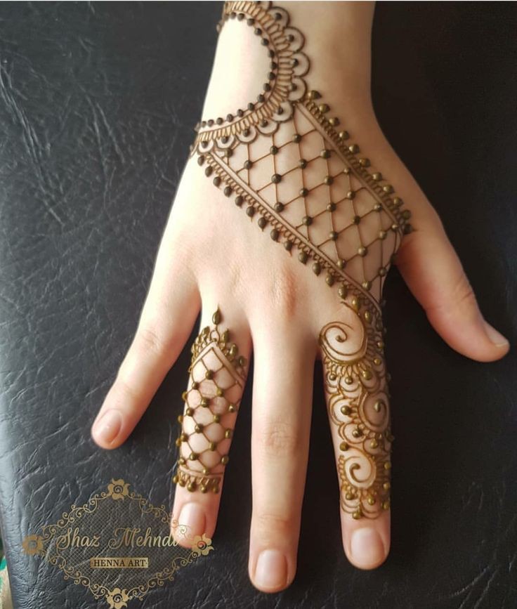 baby-girl-cute-easy-mehndi-designs-for-kids baby-girl-cute-easy-mehndi-designs-for-kids