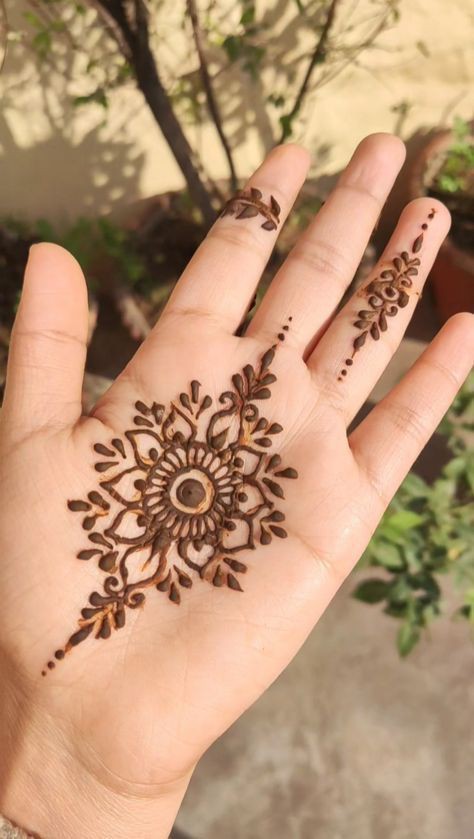 beginner-simple-mehndi-designs-for-kids-back-hand beginner-simple-mehndi-designs-for-kids-back-hand