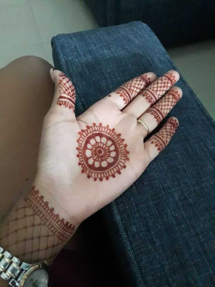 best-and-simple-mehndi-designs-for-kids best-and-simple-mehndi-designs-for-kids