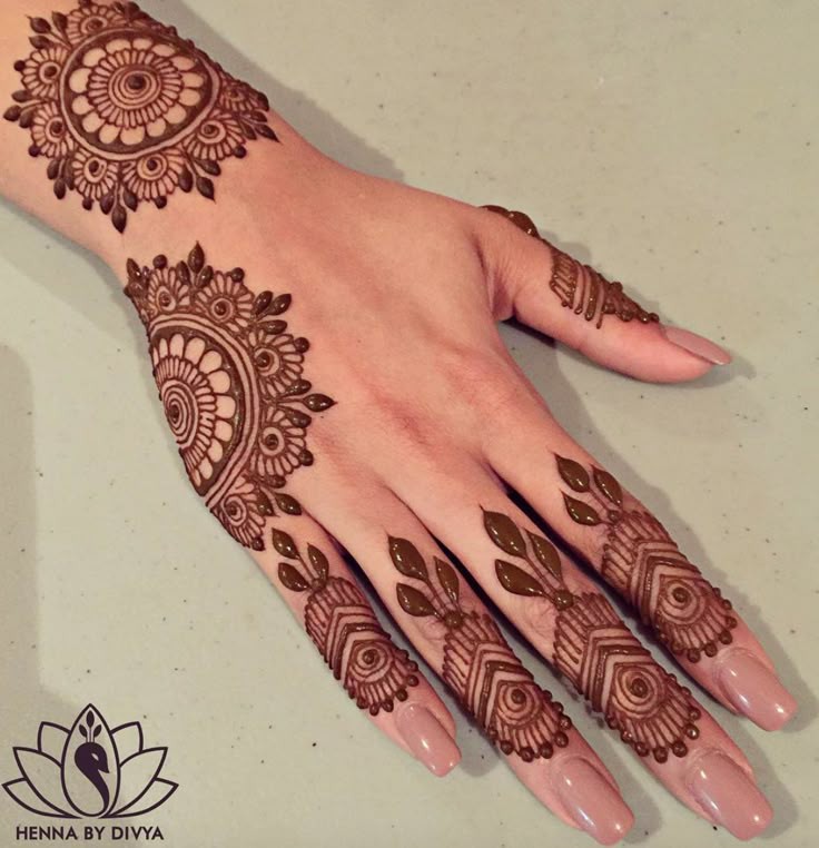 chand-mehndi-design-for-kids