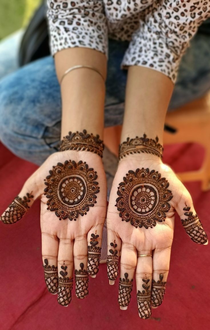 cute-mehndi-designs-for-kids-front-hand