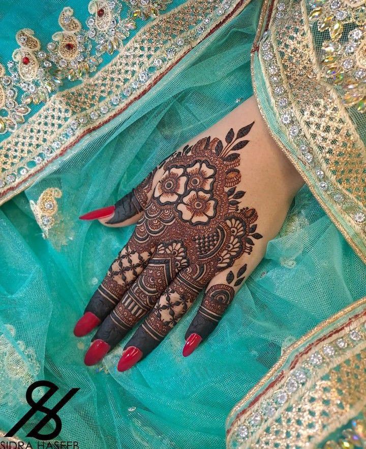 cute-simple-mehndi-design-front-hand cute-simple-mehndi-design-front-hand