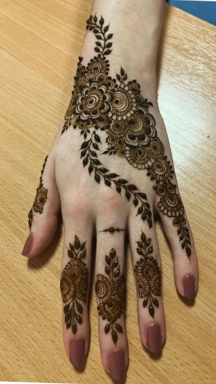 easy-and-simple-mehndi-design