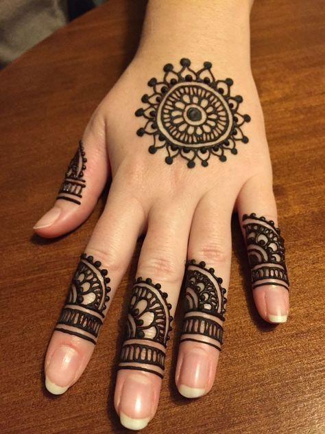 easy-mehndi-design-for-kids-front-hand