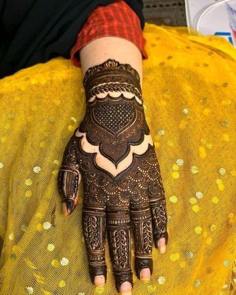 front-simple-mehndi-design-easy-and-beautiful front-simple-mehndi-design-easy-and-beautiful