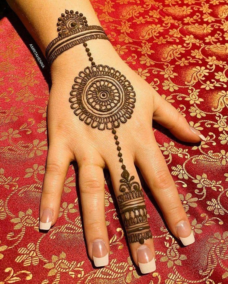 girl-cute-mehndi-designs-for-kids-simple