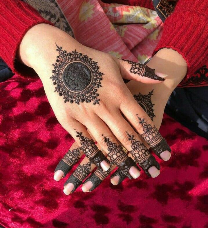 mehndi-design-for-girls-simple-and-beautiful-stylish-front-hand mehndi-design-for-girls-simple-and-beautiful-stylish-front-hand