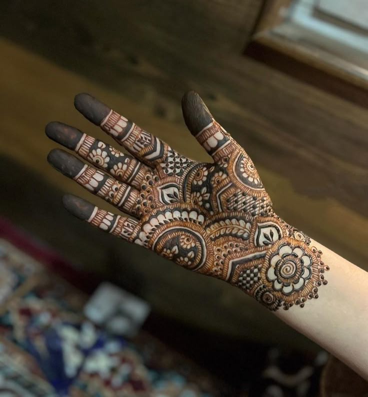 mehndi-design-for-kids-arm