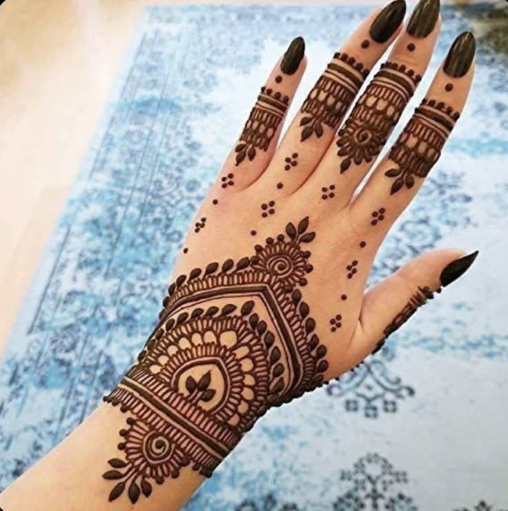mehndi-design-for-kids-back-hand mehndi-design-for-kids-back-hand
