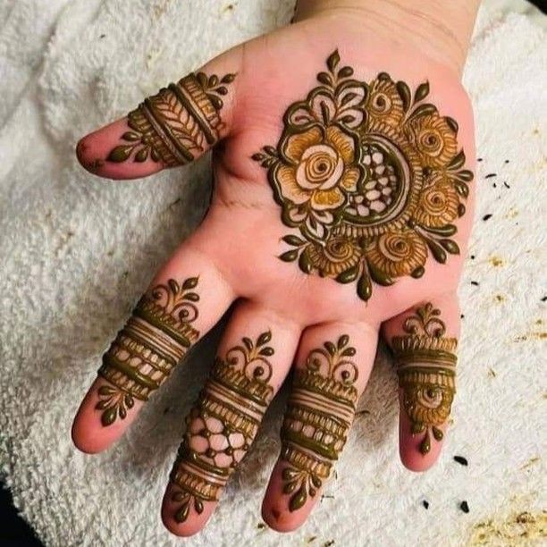 mehndi-design-for-kids-back-hand
