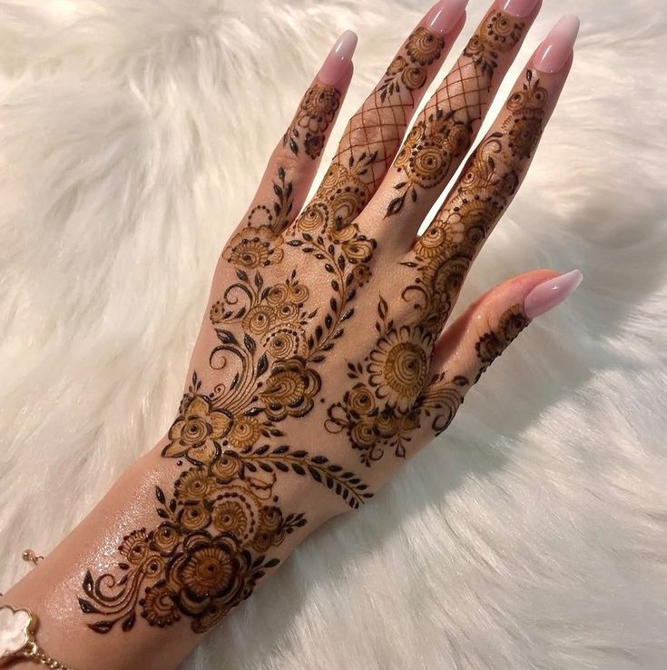 mehndi-design-girl-photo-simple-simple-and-beautiful mehndi-design-girl-photo-simple-simple-and-beautiful