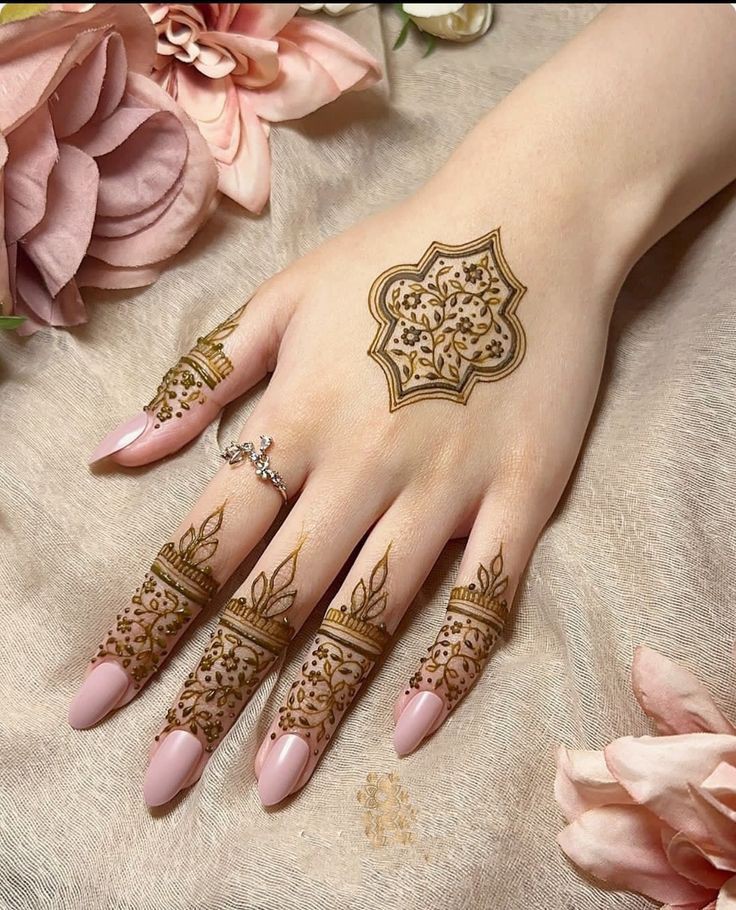 mehndi-design-simple-and-easy mehndi-design-simple-and-easy