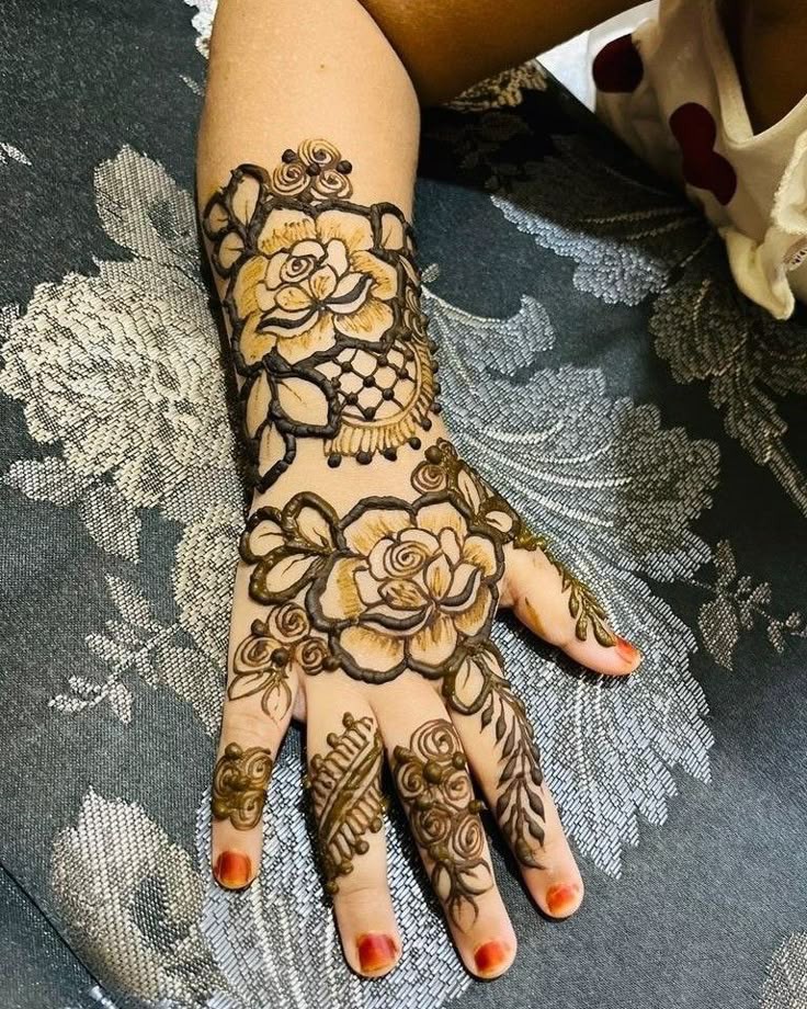 mehndi-designs-for-kids-aesthetic