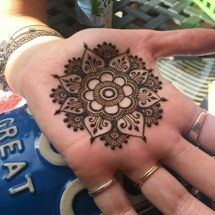 mehndi-designs-for-kids-back-hand-easy-and-beautiful mehndi-designs-for-kids-back-hand-easy-and-beautiful