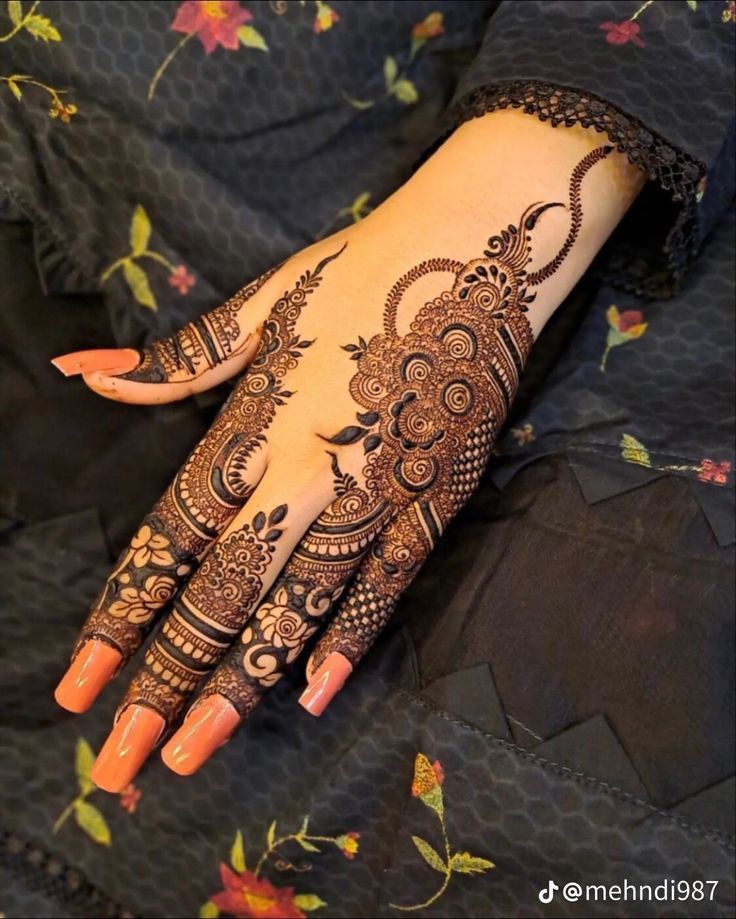right-hand-simple-mehndi-design-easy-and-beautiful right-hand-simple-mehndi-design-easy-and-beautiful
