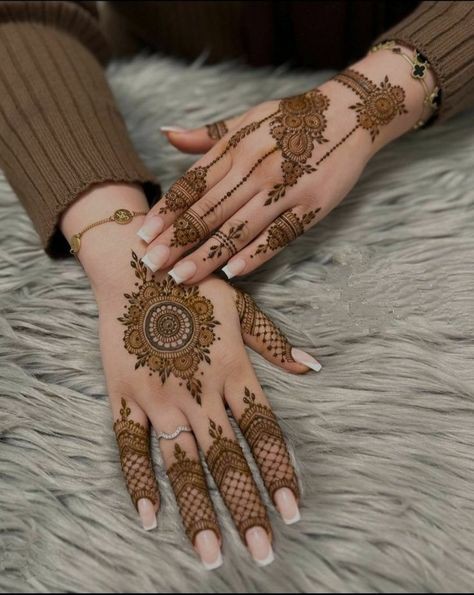 simple-mehndi-design-aage-ki-aesthetic simple-mehndi-design-aage-ki-aesthetic