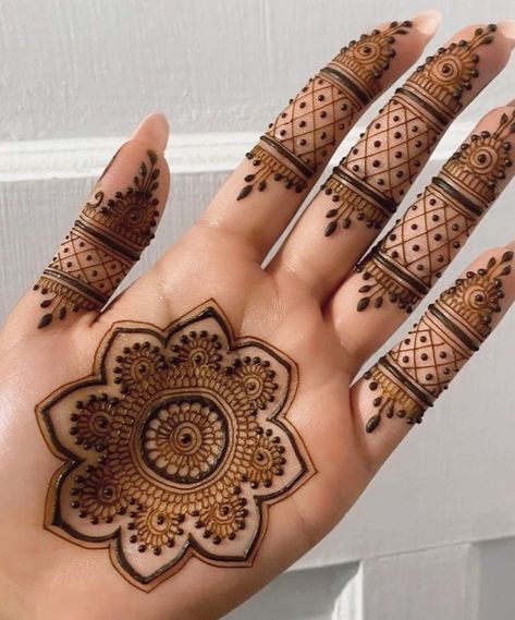 simple-mehndi-design-arabic-back-hand simple-mehndi-design-arabic-back-hand