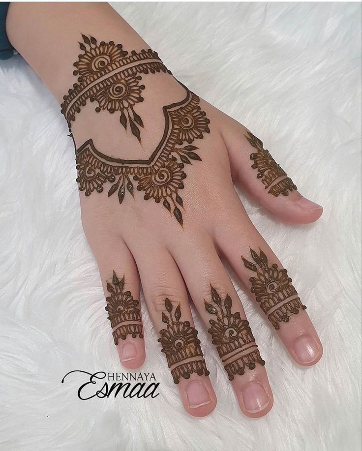 simple-mehndi-design-beautiful-mehndi-front-hand-stylish-front-hand simple-mehndi-design-beautiful-mehndi-front-hand-stylish-front-hand