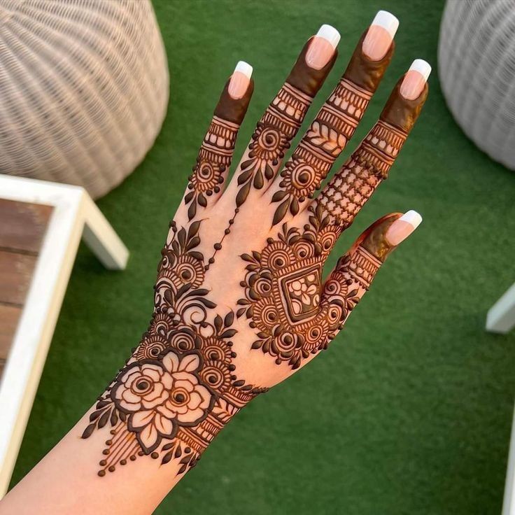 simple-mehndi-design-chand simple-mehndi-design-chand