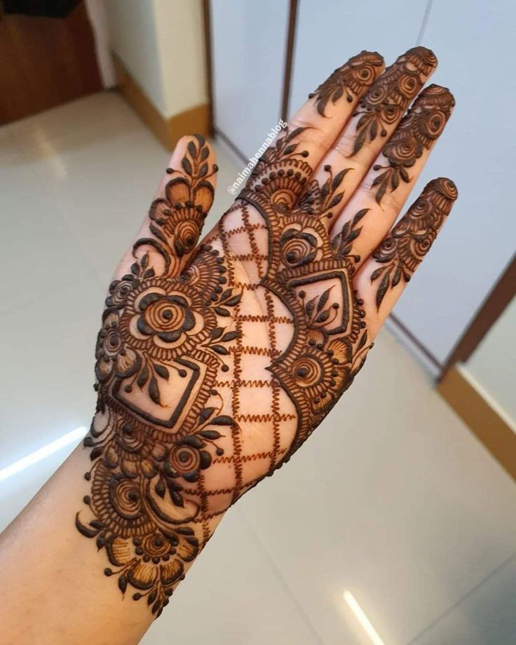 simple-mehndi-design-circle-shape simple-mehndi-design-circle-shape