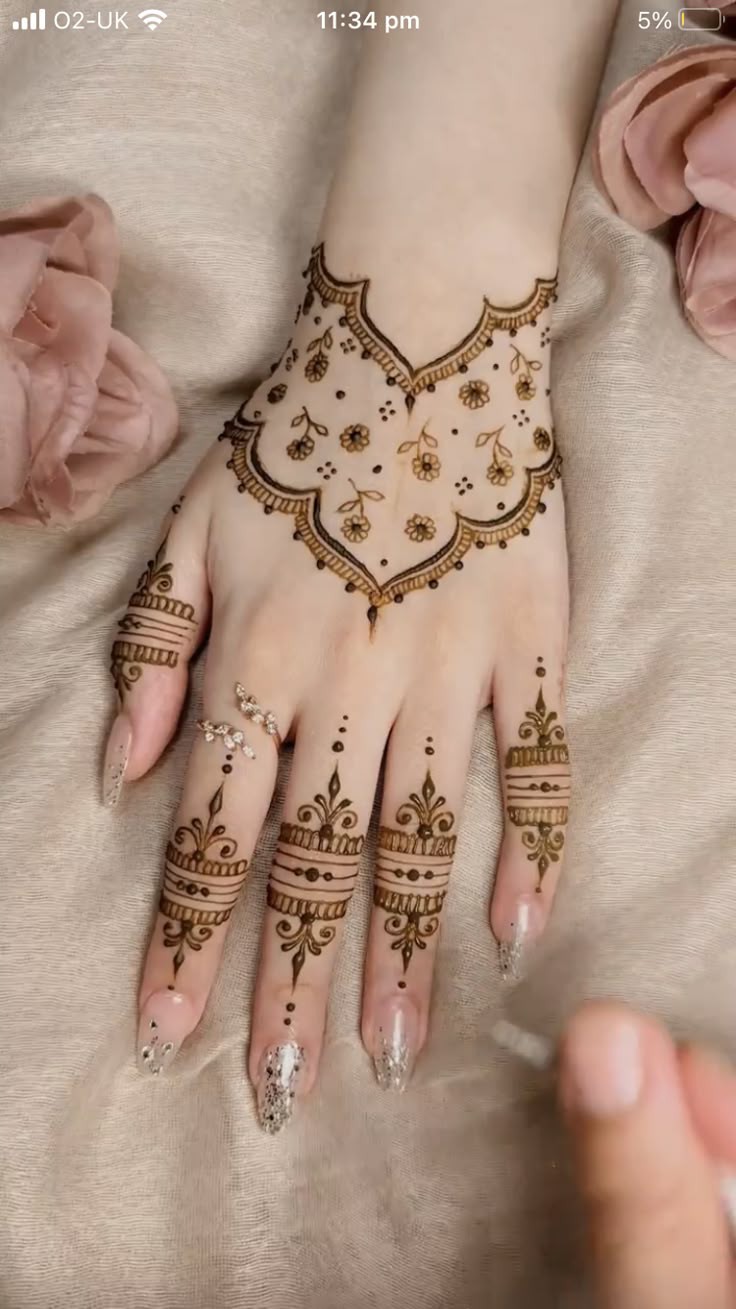 simple-mehndi-design-cute simple-mehndi-design-cute