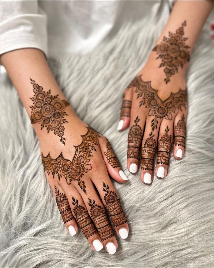 simple-mehndi-design-dots simple-mehndi-design-dots