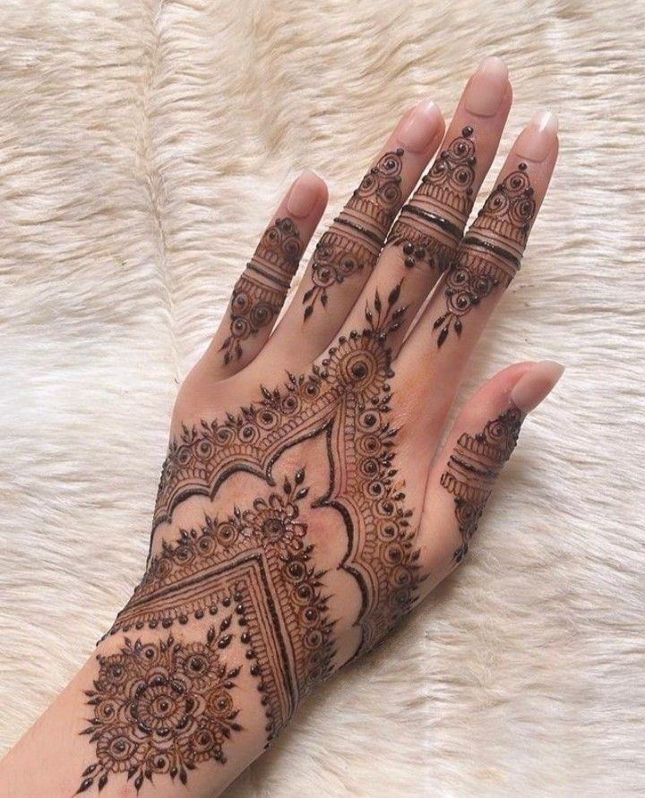 simple-mehndi-design-dubai-pattern simple-mehndi-design-dubai-pattern