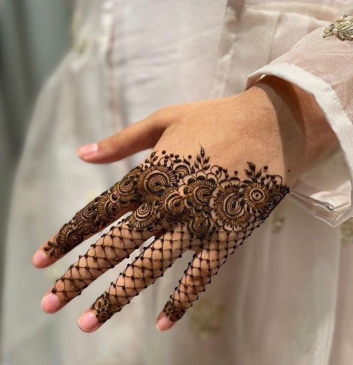 simple-mehndi-design-easy simple-mehndi-design-easy