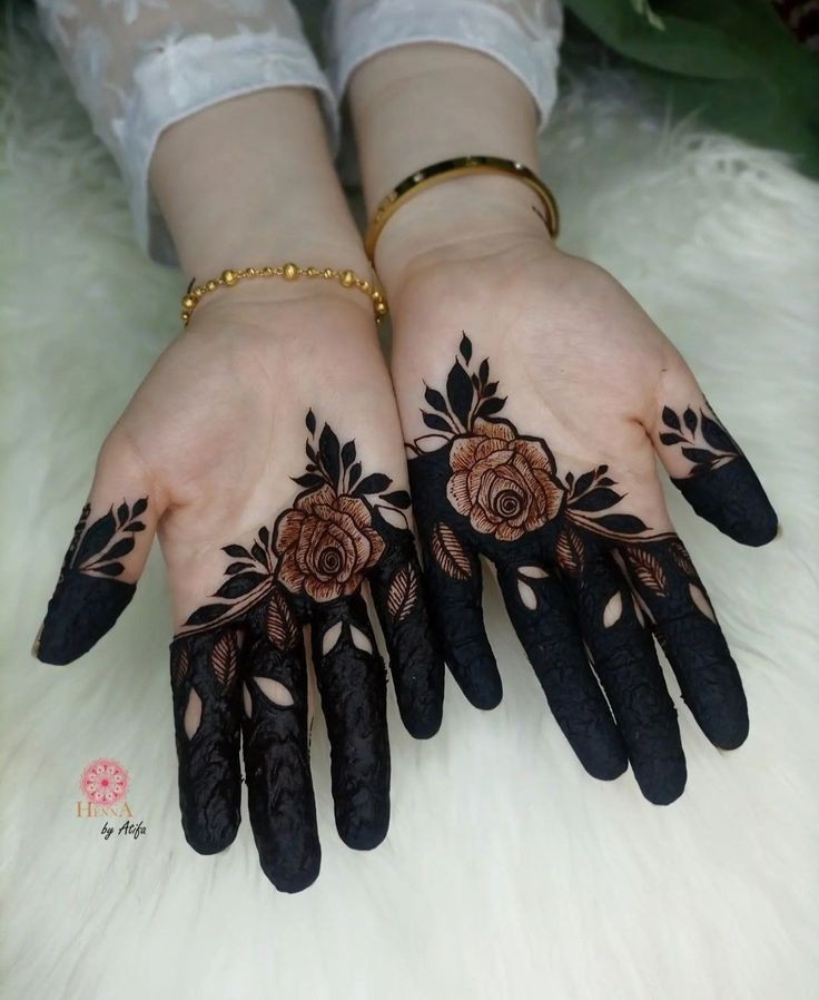 simple-mehndi-design-front-hand simple-mehndi-design-front-hand