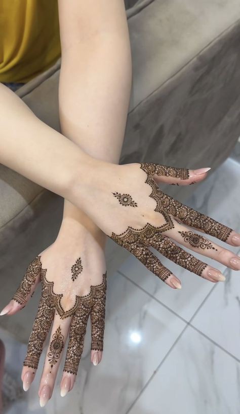 simple-mehndi-design-photo-back-side simple-mehndi-design-photo-back-side