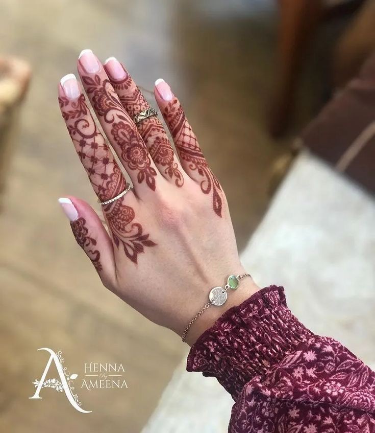 simple-mehndi-design-stylish-easy-front-hand simple-mehndi-design-stylish-easy-front-hand