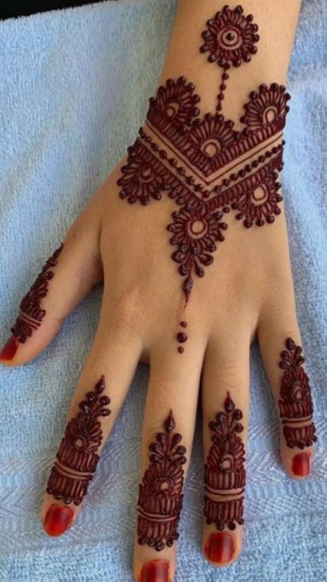 simple-mehndi-designs-for-kids-fingers