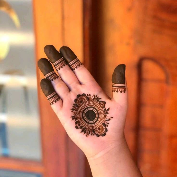 simple-mehndi-designs-for-kids-front-hand simple-mehndi-designs-for-kids-front-hand