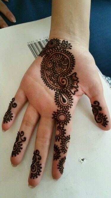 simple-mehndi-designs-for-kids-front-hand-easy-and-beautiful