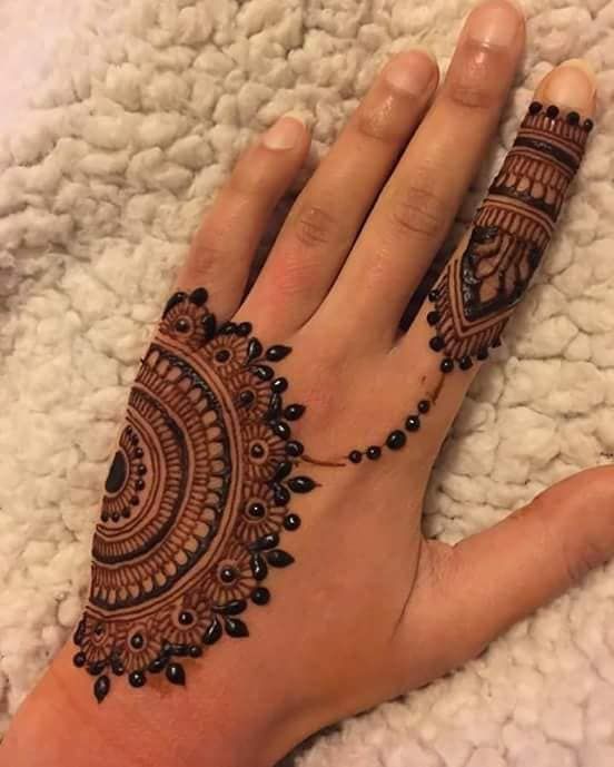 simple-mehndi-designs-for-kids-front-hand