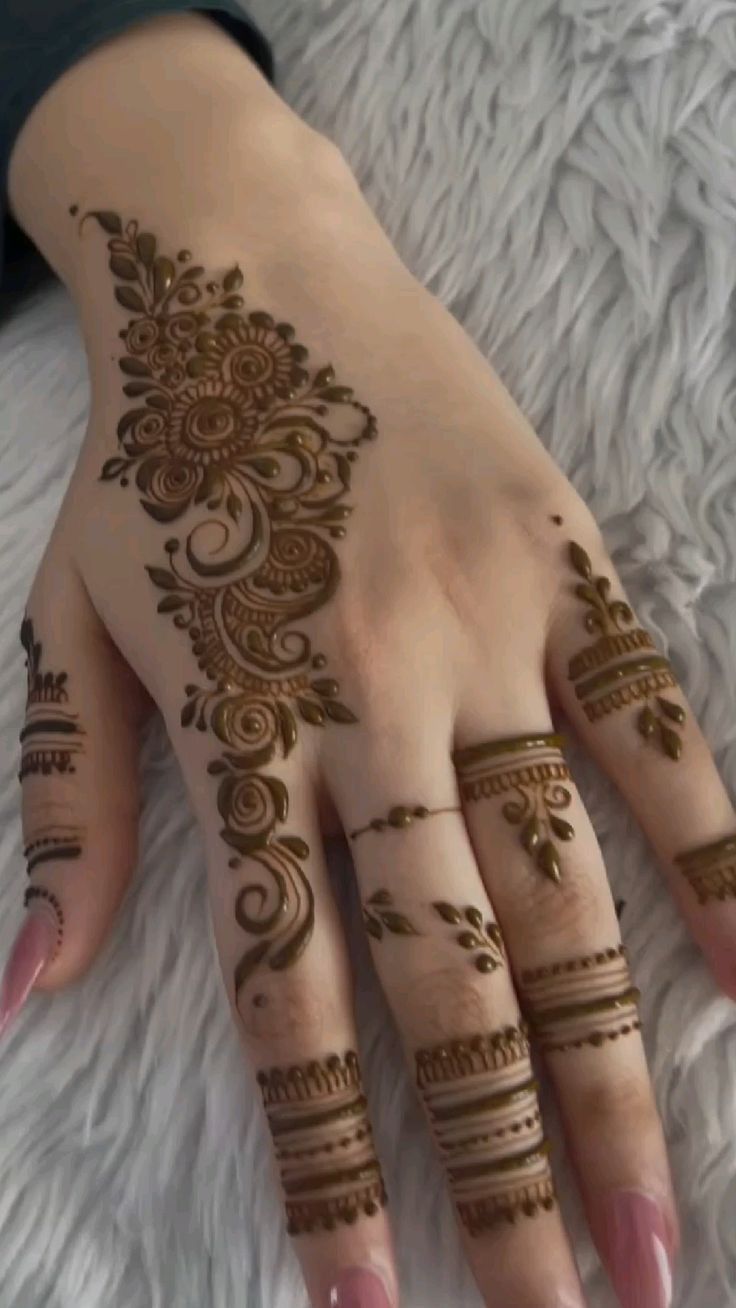 Easy-Arabic-Mehndi-Design
