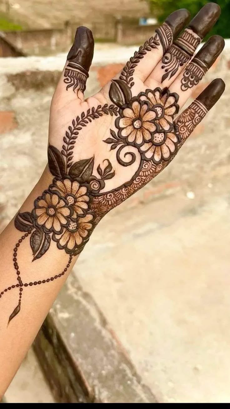Easy-Arabic-Mehndi-Design