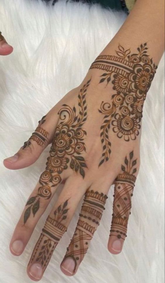 Easy-Arabic-Mehndi-Design