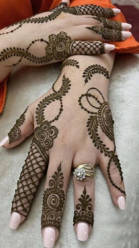 Easy-Arabic-Mehndi-Design
