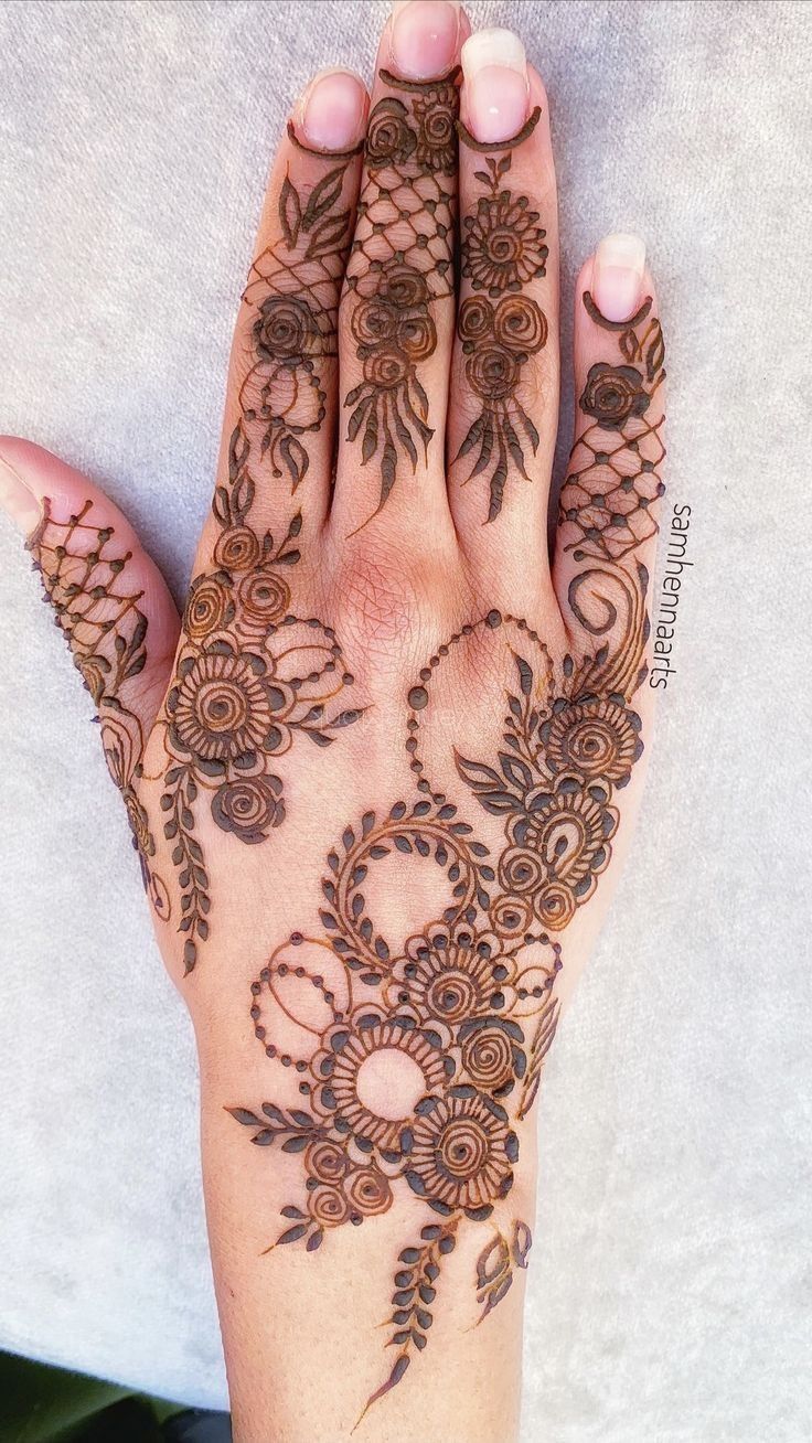 Easy-Arabic-Mehndi-Design