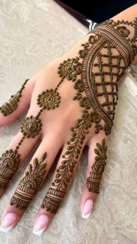 Easy-Arabic-Mehndi-Design