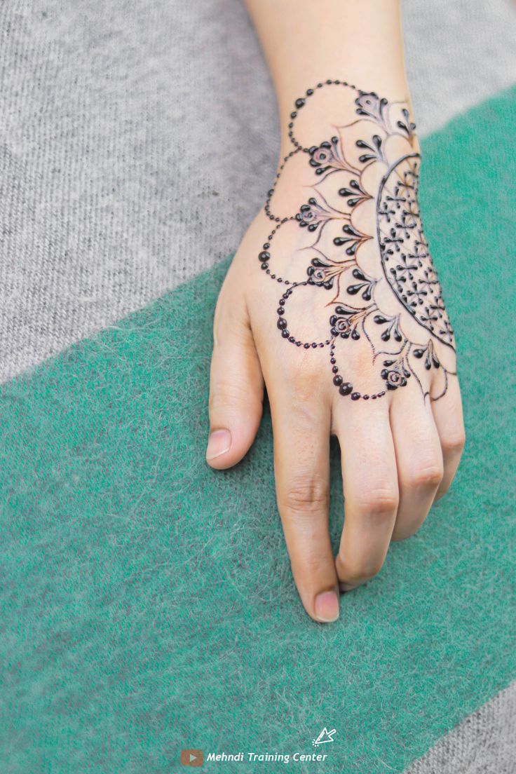 Easy-Arabic-Mehndi-Design