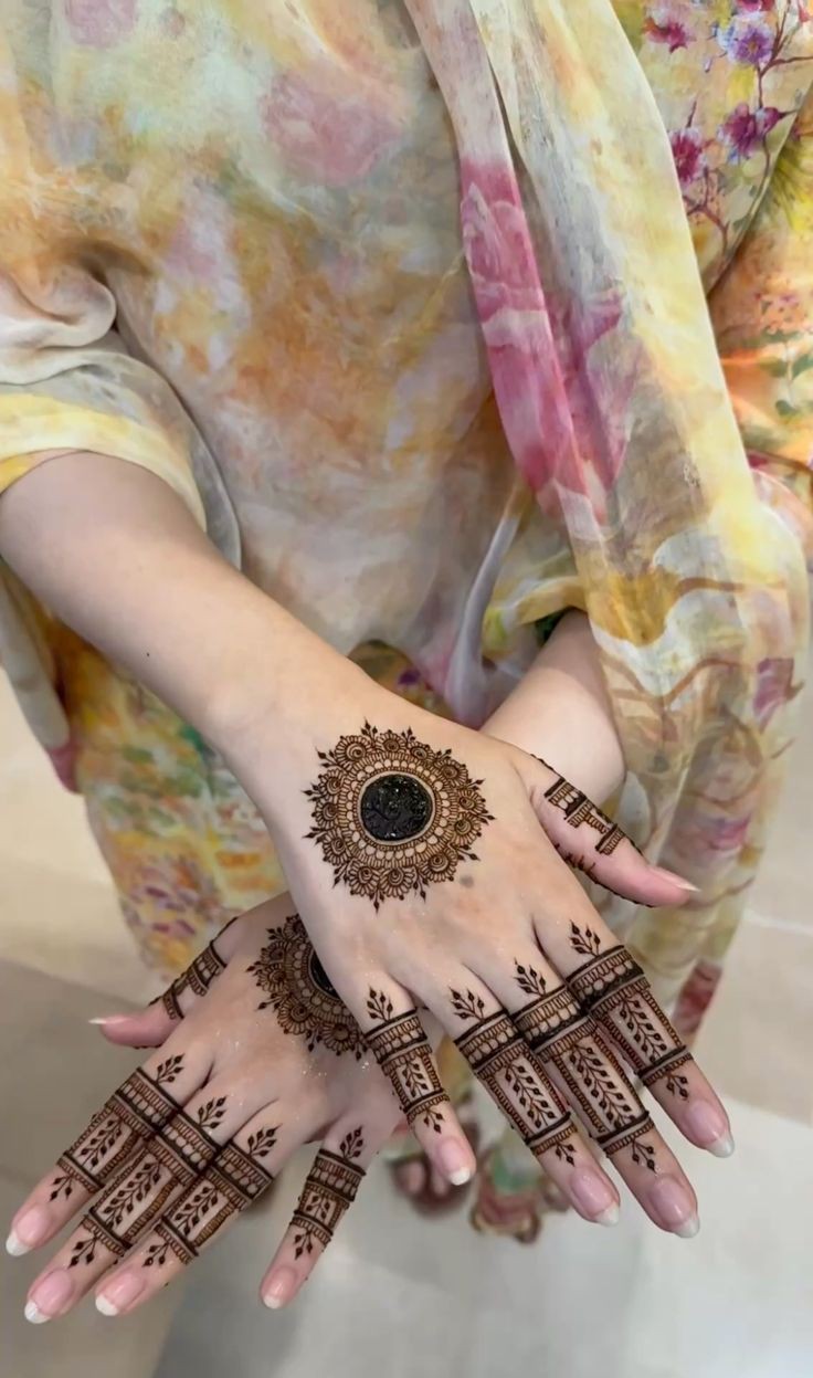 Finger-Mehndi-Design-Images