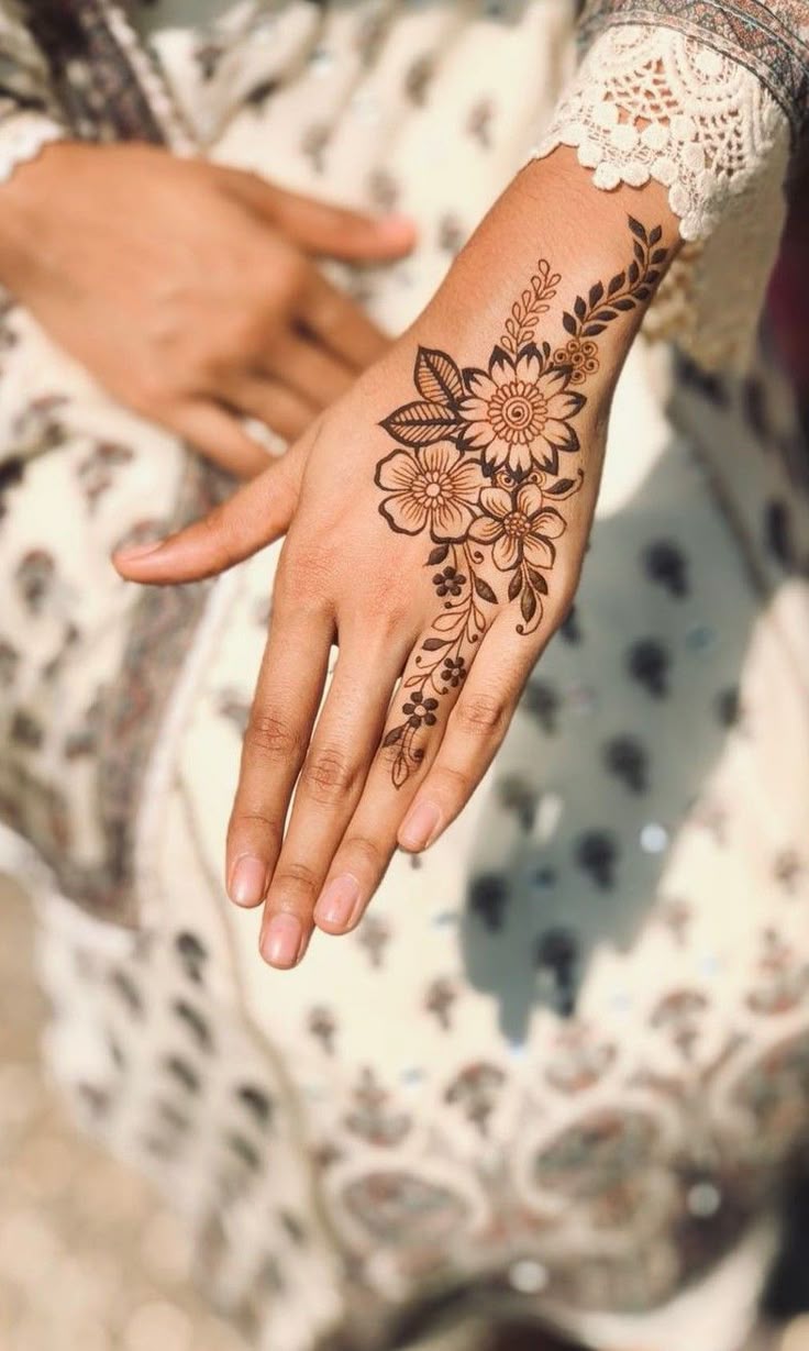 Finger-Mehndi-Design-Images
