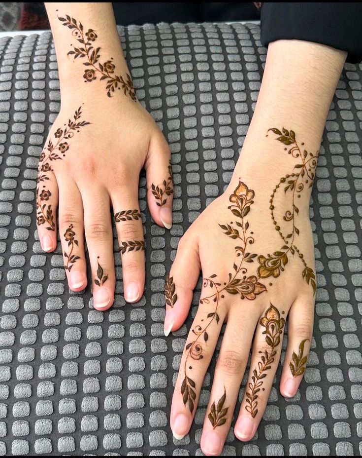 Front-Hand-Simple-Mehndi-Design-Images