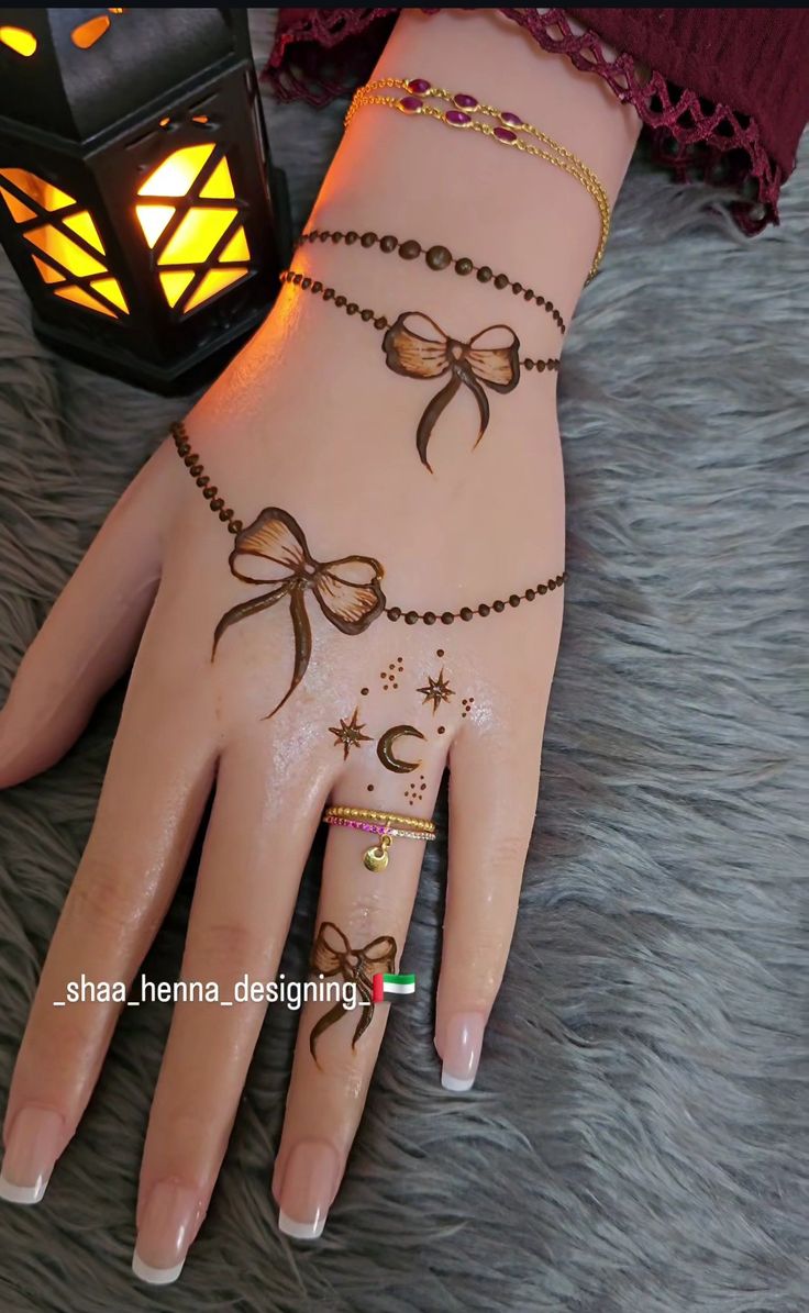 Front-Hand-Simple-Mehndi-Design-Images