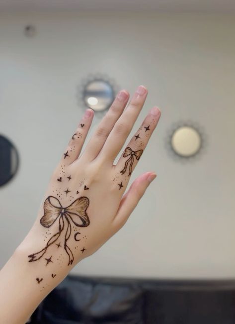 Front-Hand-Simple-Mehndi-Design-Images