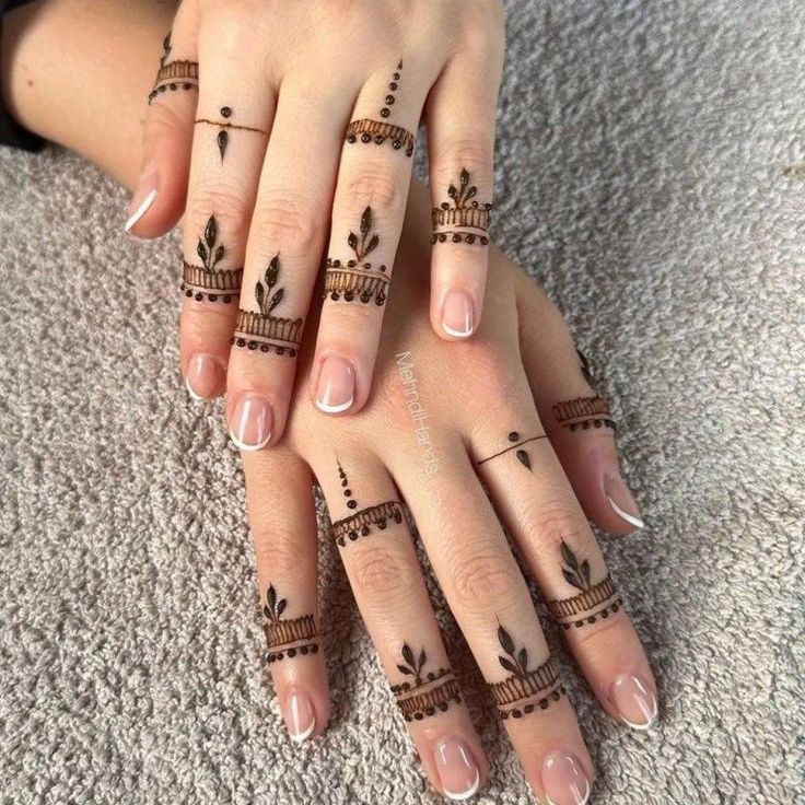 Front-Hand-Simple-Mehndi-Design-Images