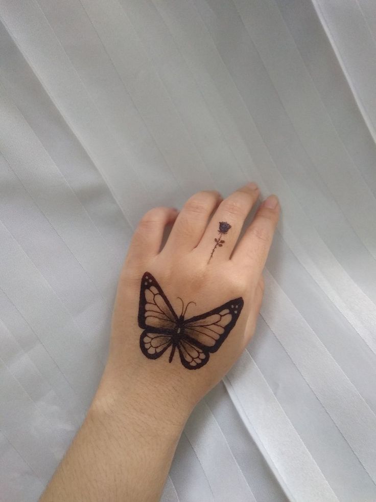 Front-Hand-Simple-Mehndi-Design-Images