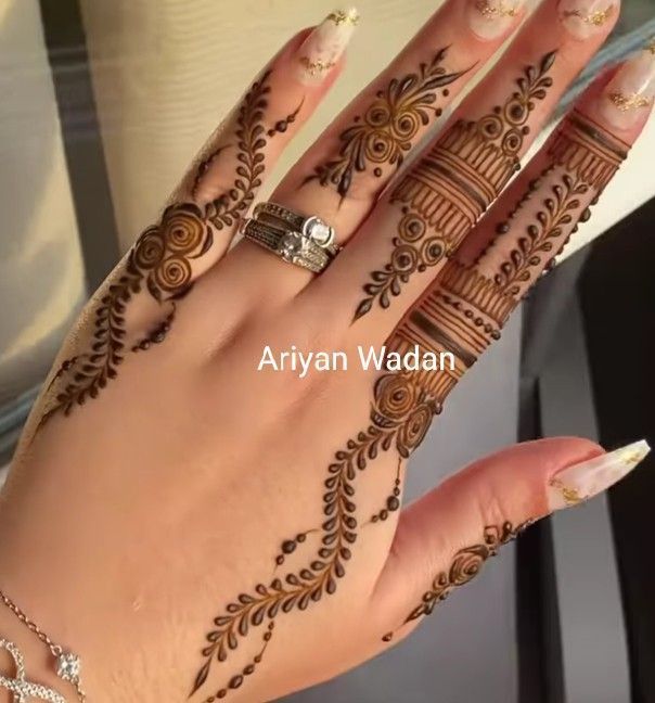 Front-Hand-Simple-Mehndi-Design-Images